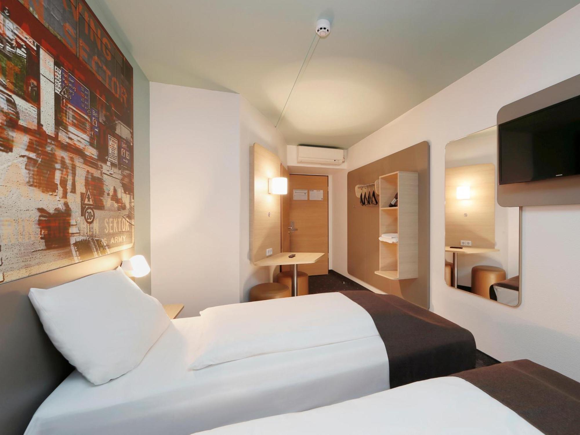 B&B Hotel Berlin-Dreilinden Клайнмахнов Экстерьер фото