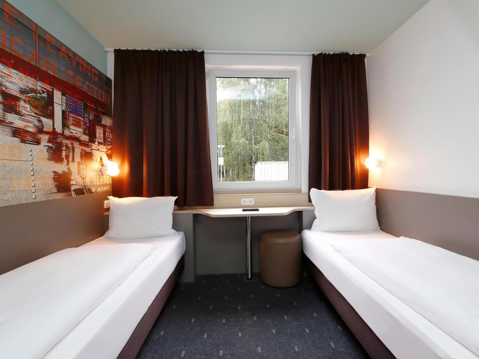 B&B Hotel Berlin-Dreilinden Клайнмахнов Экстерьер фото