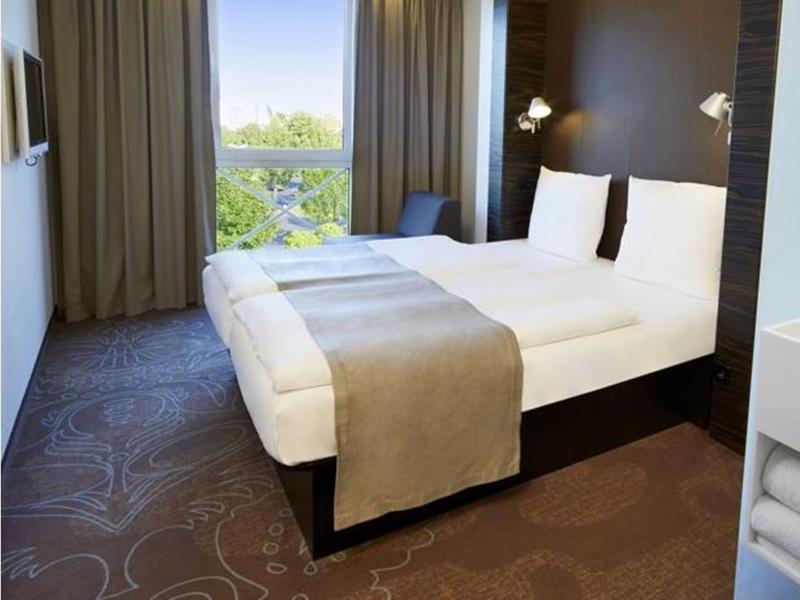 B&B Hotel Berlin-Dreilinden Клайнмахнов Экстерьер фото